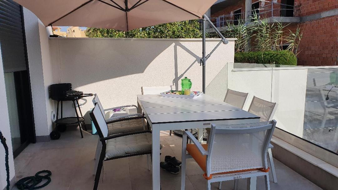 Chalet Con Piscina Privada En La Urb. De Puerto Rey Лос-Амаргильос Экстерьер фото
